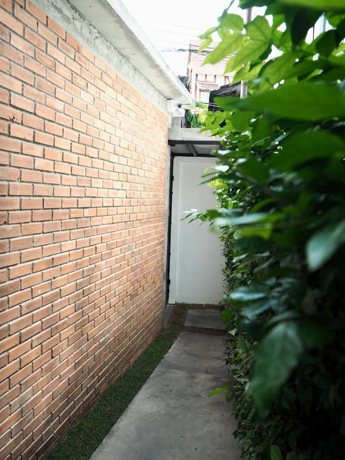 Bua House Poshtel Hotel Chiang Mai Exterior foto